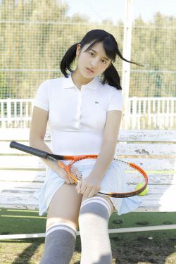 腰间持枪